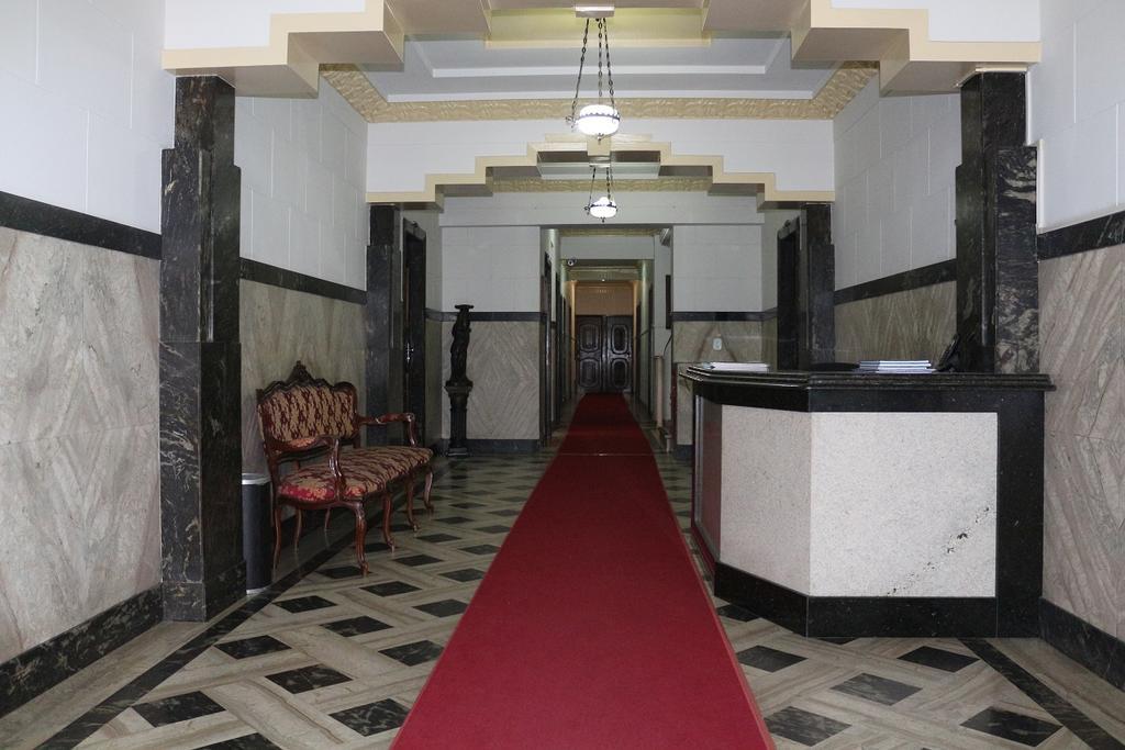 Apartamento Cozy Flat Half Block From The